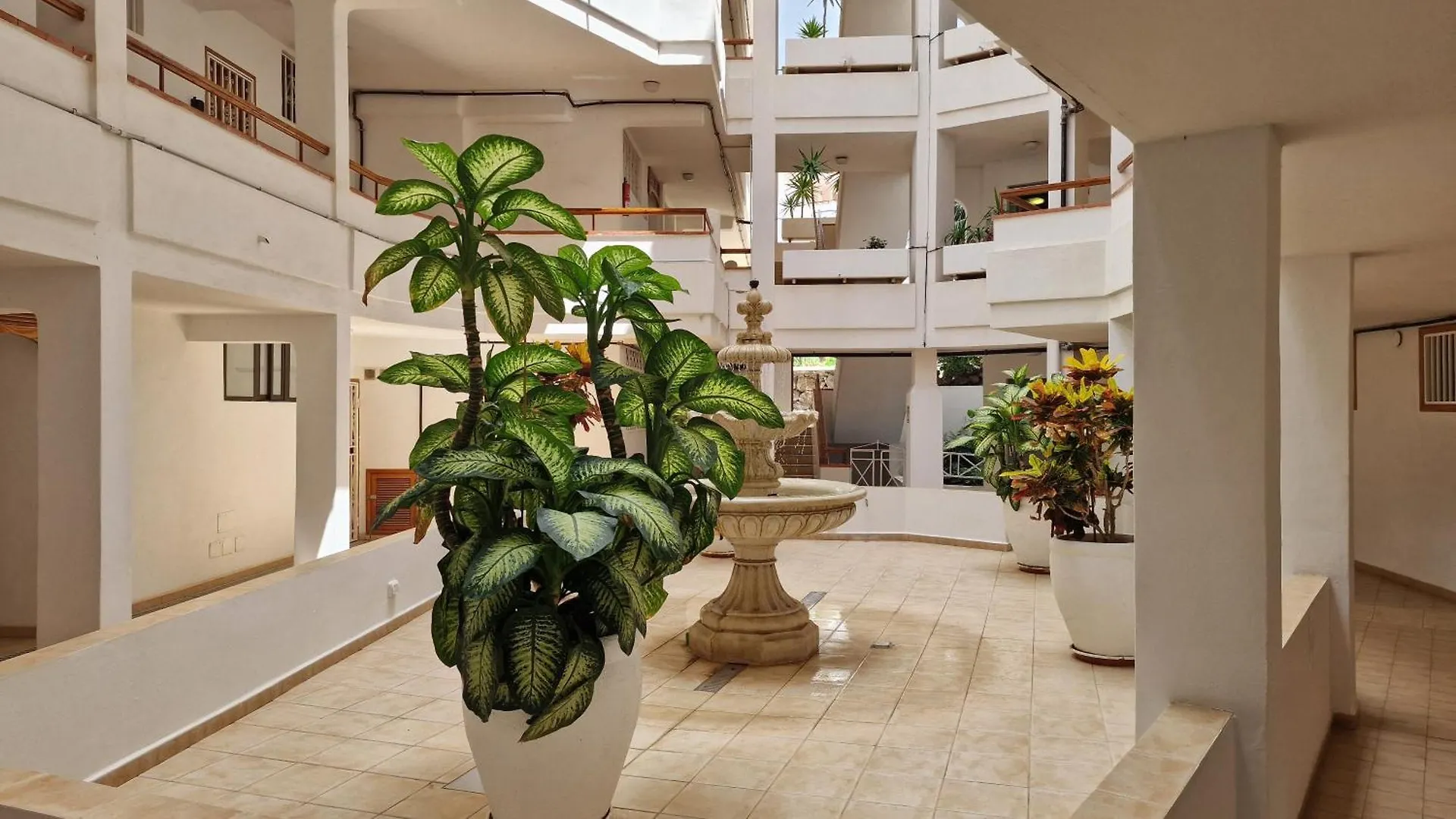 Los Cristianos Holiday Apartment Arona  0*, Arona (Tenerife)